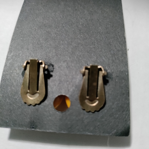 Vintage Bakelite earrings - Picture 2 of 5